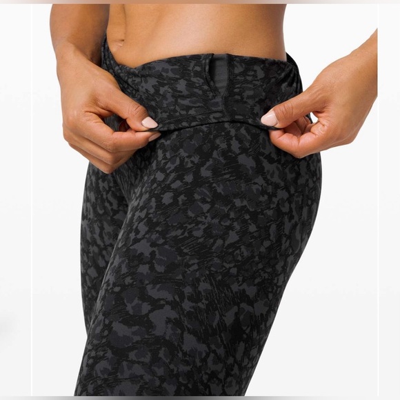 Lululemon Align Crop 21” size 8 - Picture 4 of 15